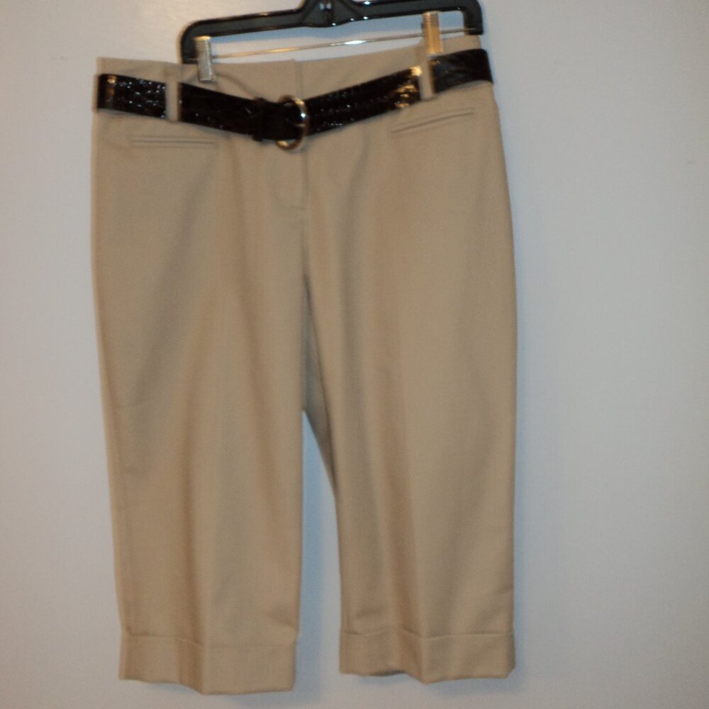 NWT Apt 9 Women's Size 16 Maxwell Fit Beige Capri Pants Cropped Faux Croc Belt